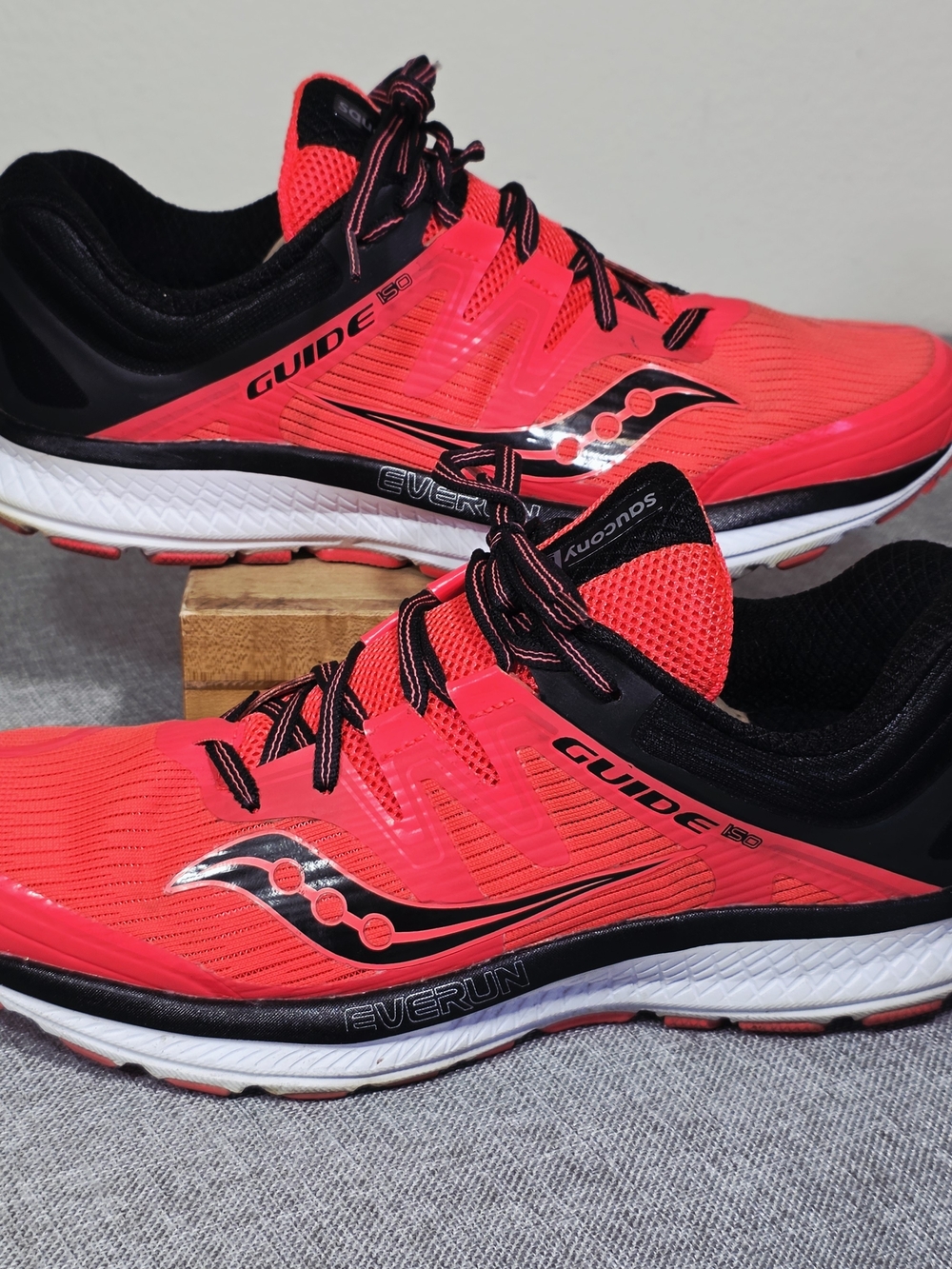 Saucony Guide ISO Women's Running Shoes Sz 9.5